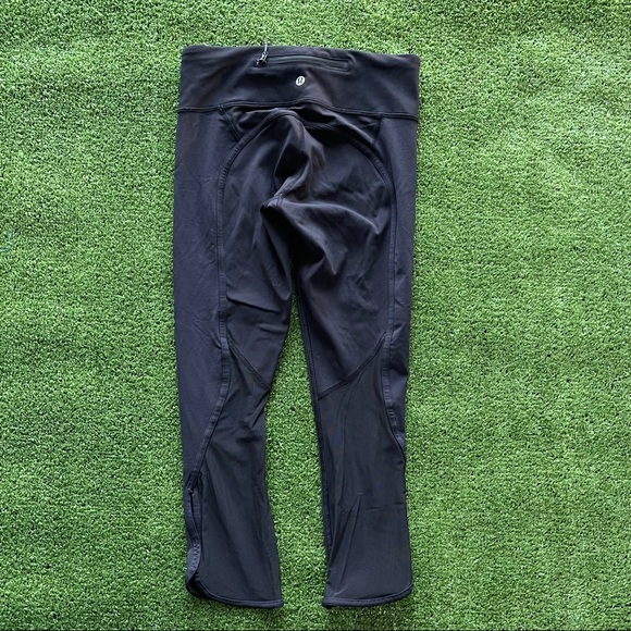 Lululemon Crop Leggings size 4 activewear mesh calves back zipper rounded hem - Picture 1 of 5